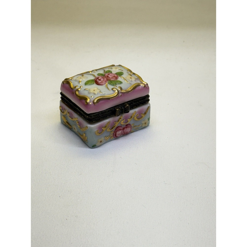 Vtg Floral Hand Painted Porcelain Hinged Trinket Box Jewelry Decor Keepsake